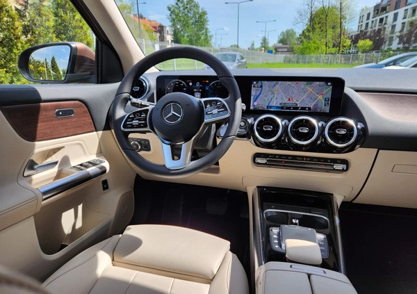 Mercedes-Benz GLA cena 184500 przebieg: 9000, rok produkcji 2023 z Warszawa małe 211